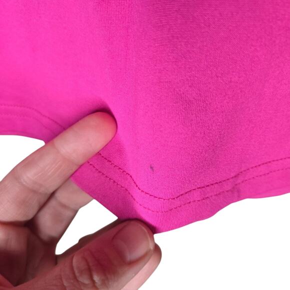 HOT PINK GRAPHIC TEE "THE QUEEN IS ME" SIZE L 0310 - Picture 4 of 9